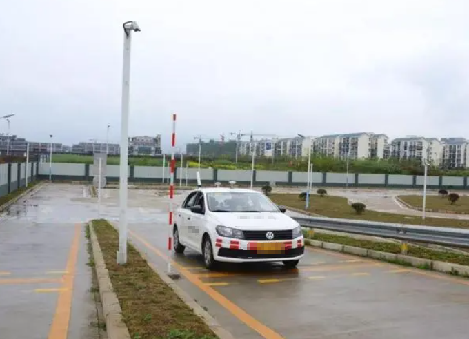 上海驾校报名电话